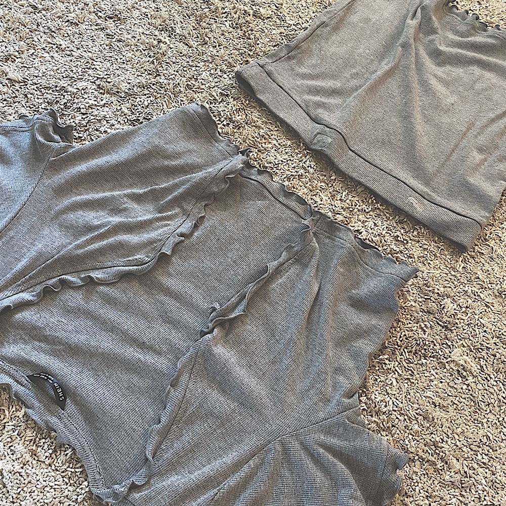 Grey cropped sweater/cardigan & pencil skirt set; never worn, like new Size LG